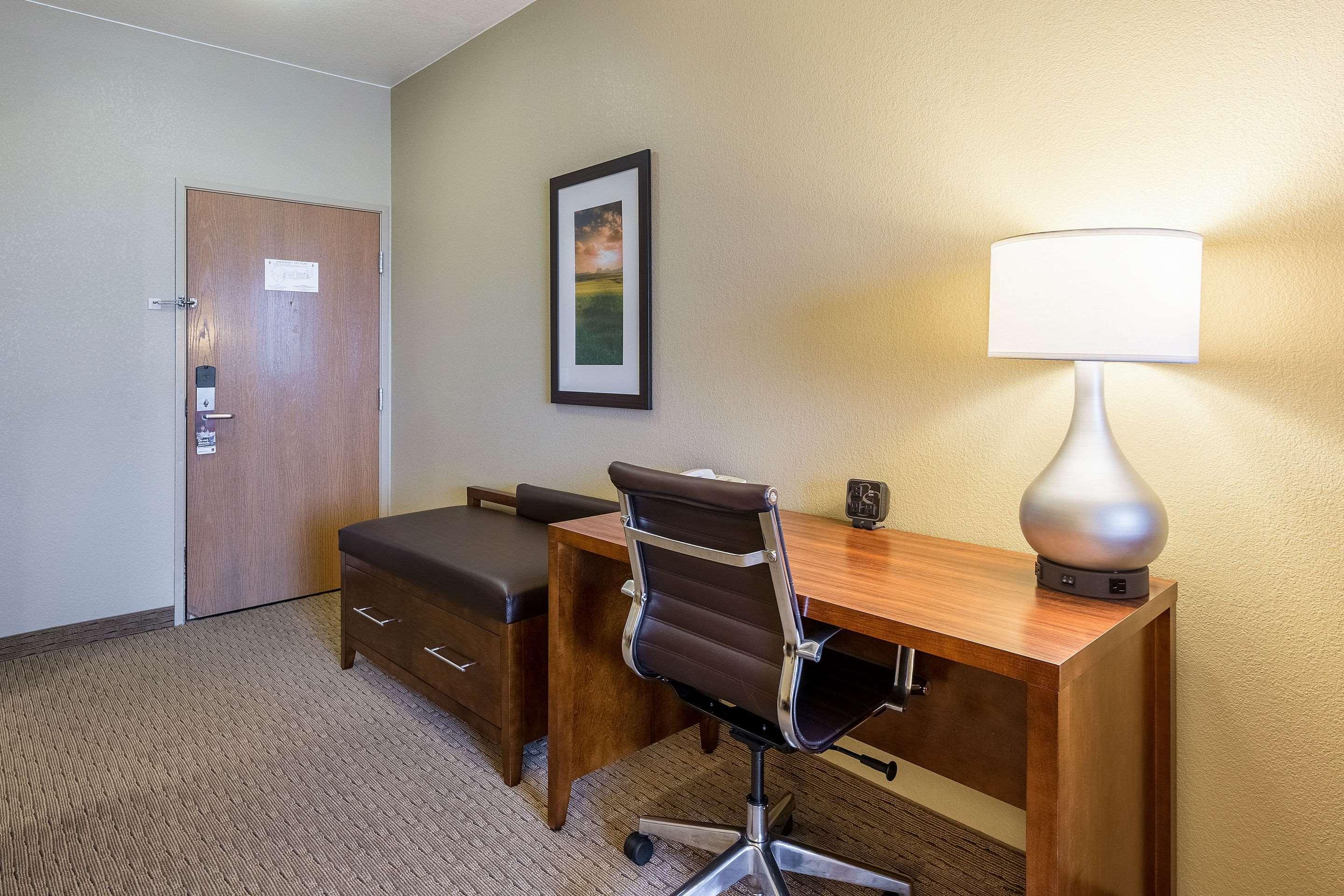 Comfort Suites Burlington Exteriör bild