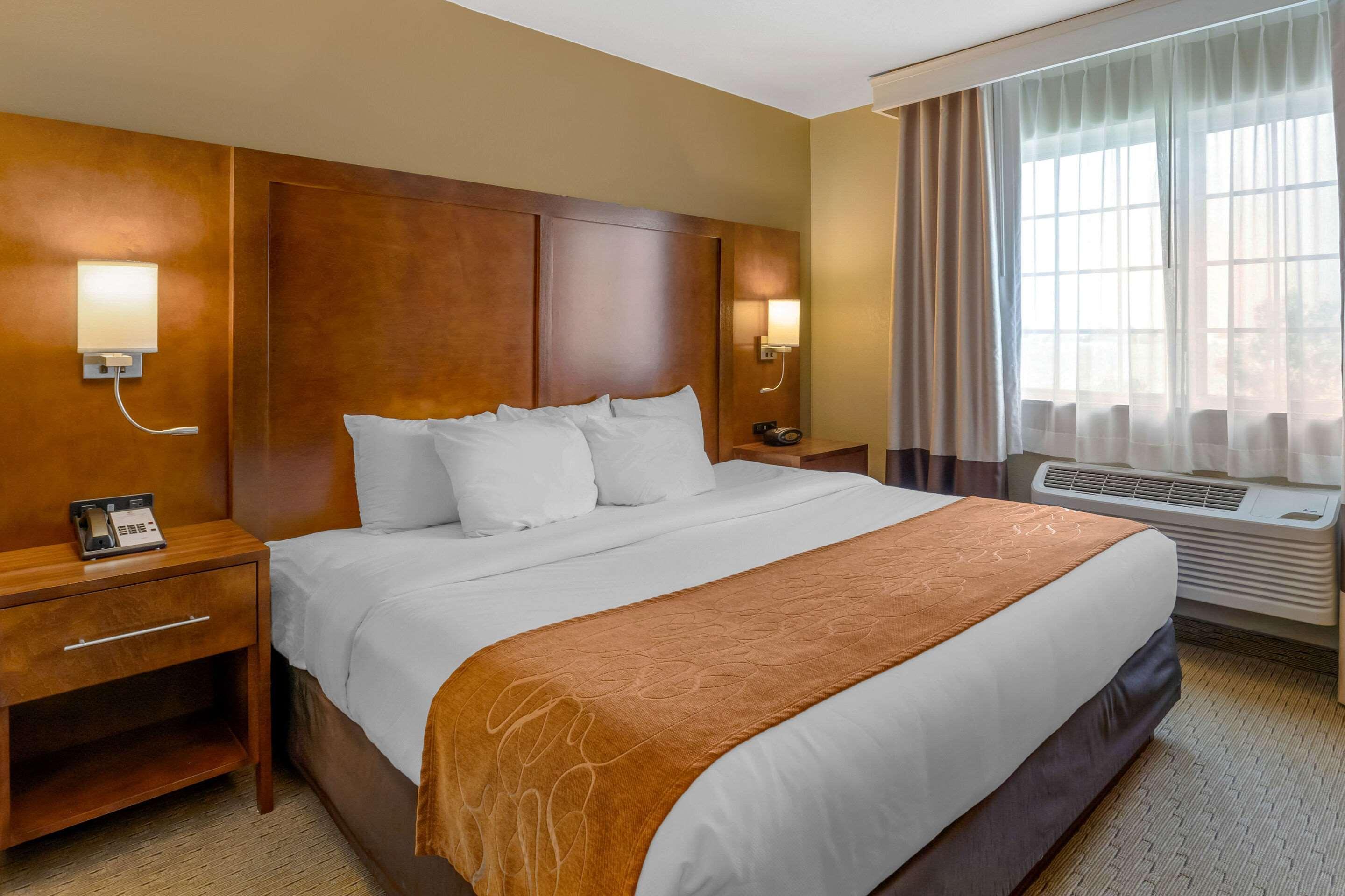 Comfort Suites Burlington Exteriör bild