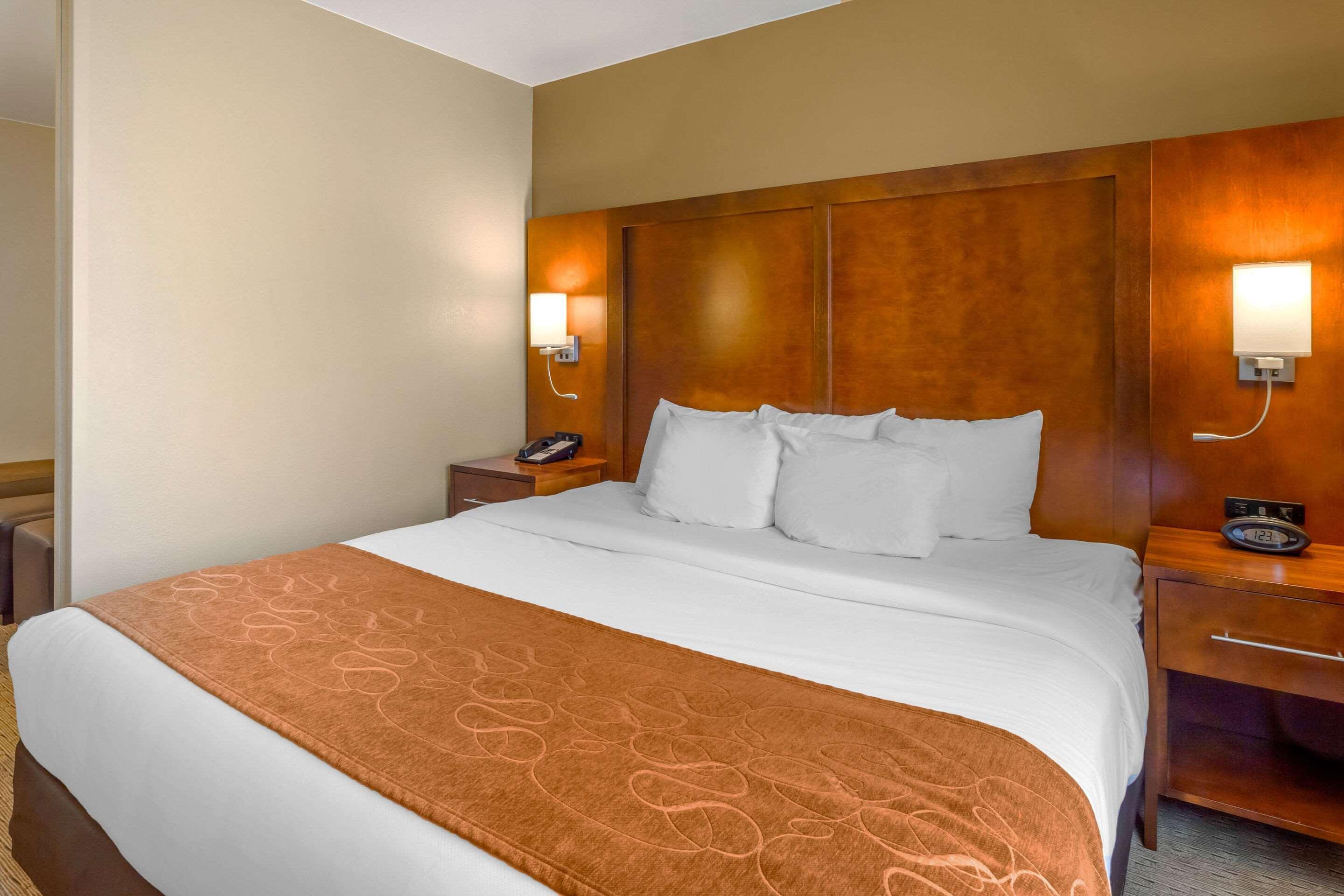 Comfort Suites Burlington Exteriör bild