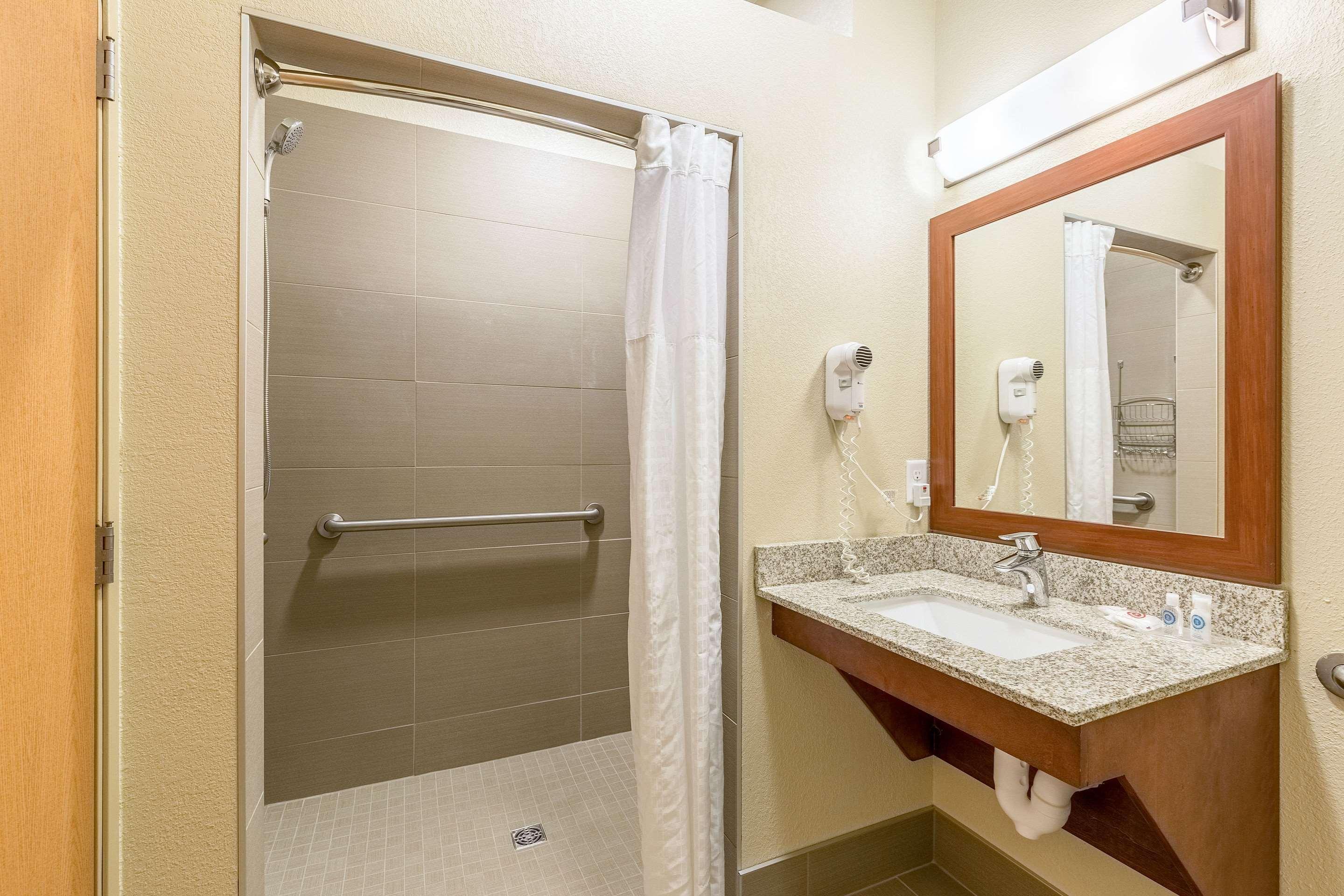 Comfort Suites Burlington Exteriör bild