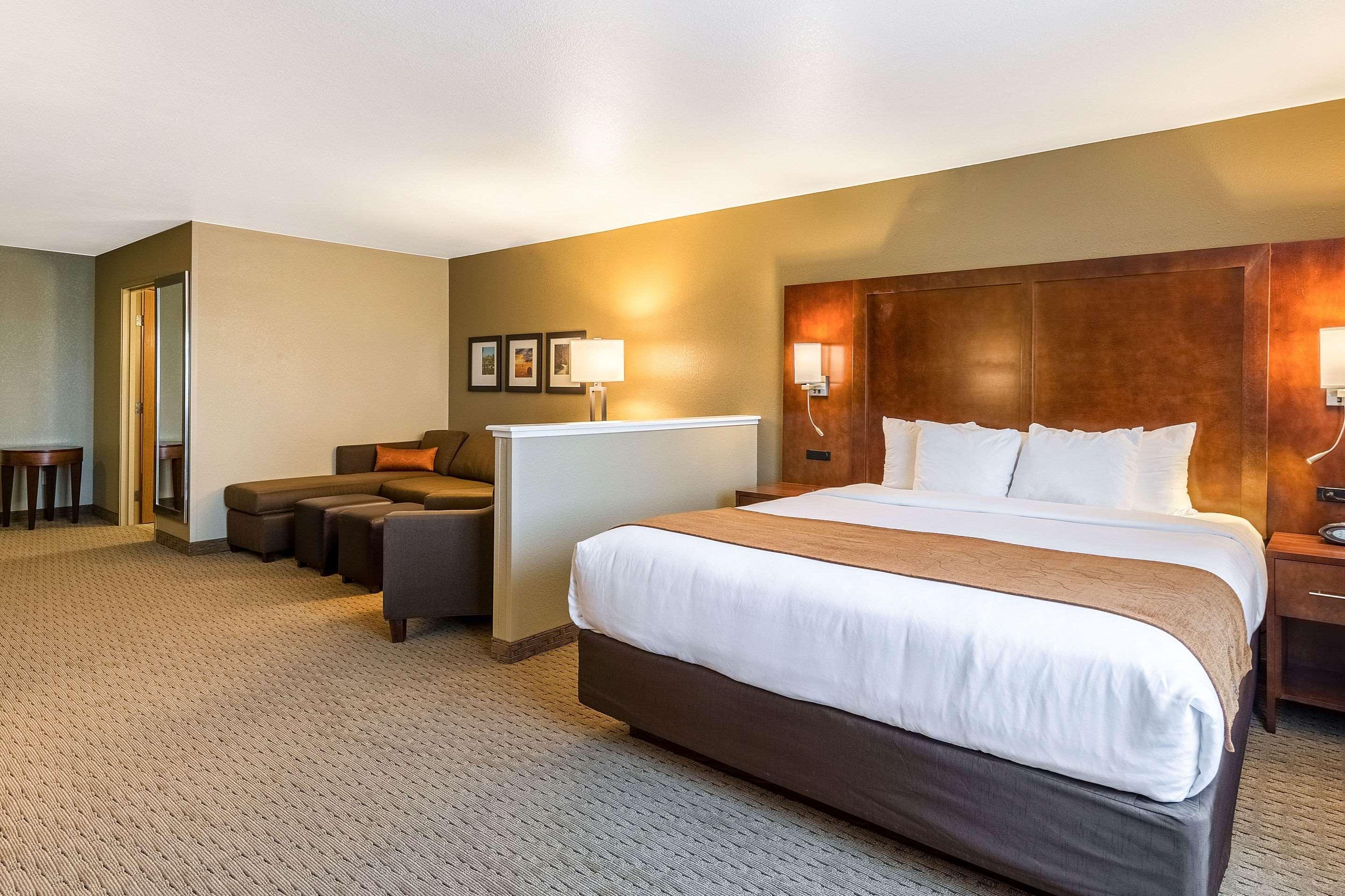Comfort Suites Burlington Exteriör bild