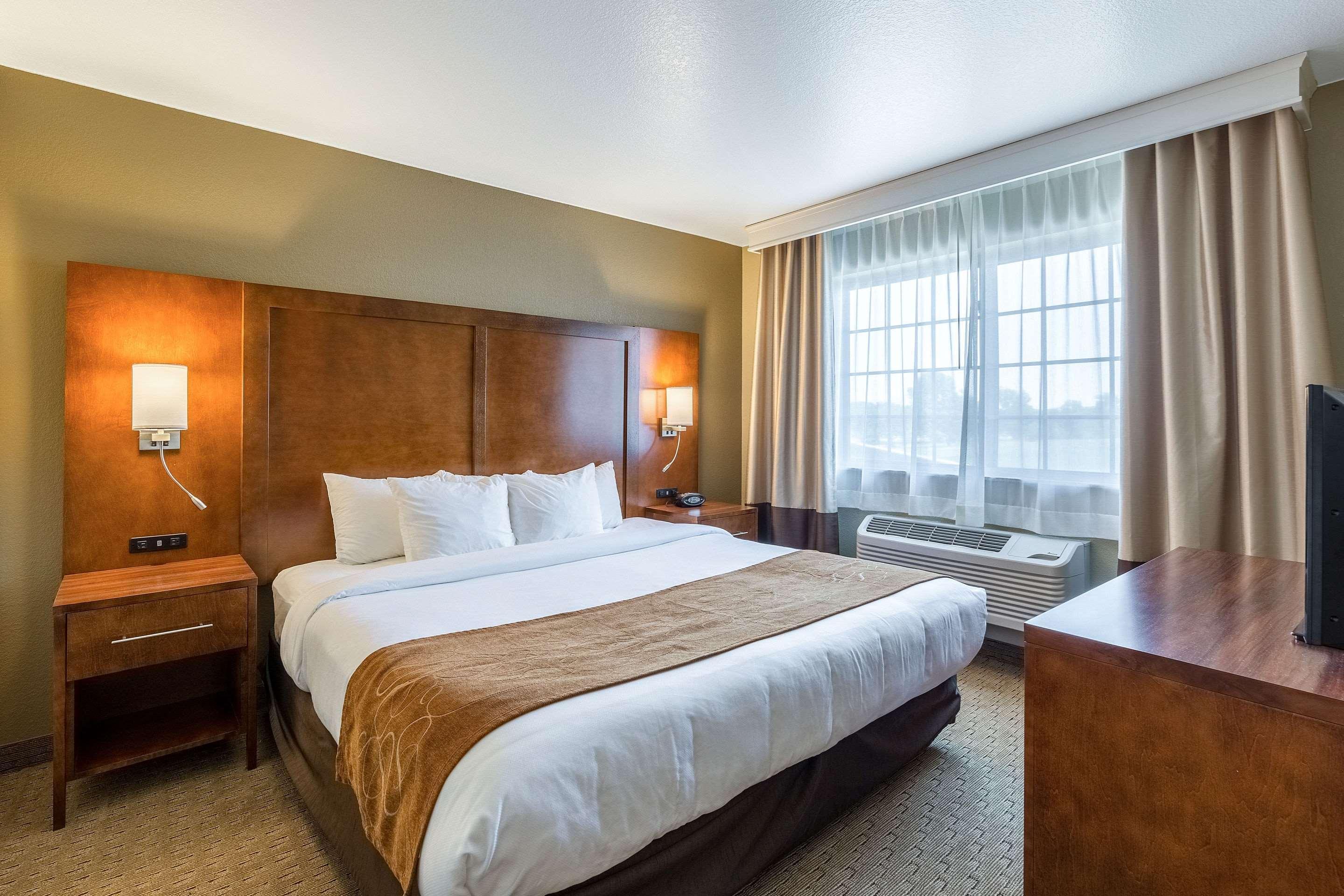 Comfort Suites Burlington Exteriör bild