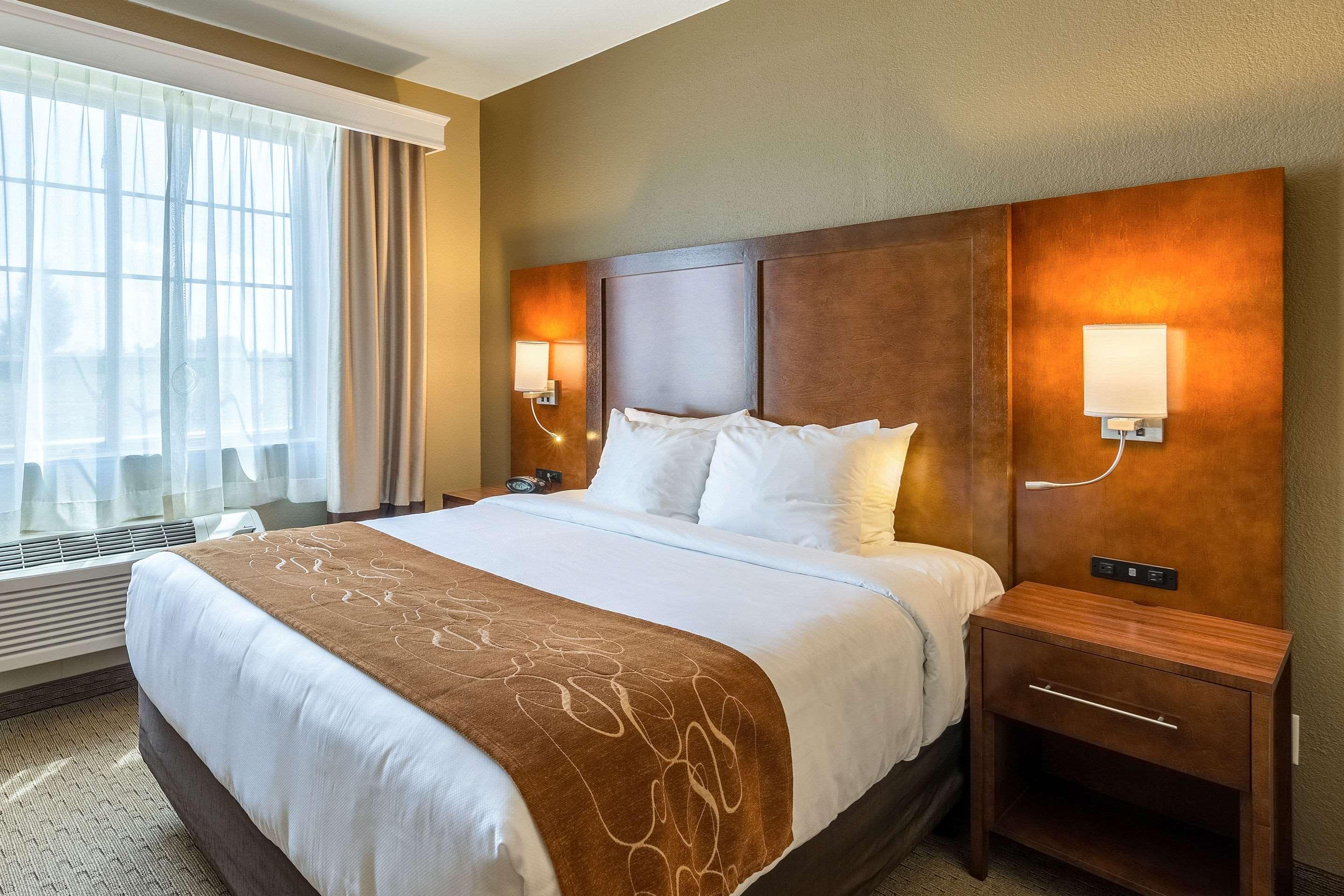 Comfort Suites Burlington Exteriör bild